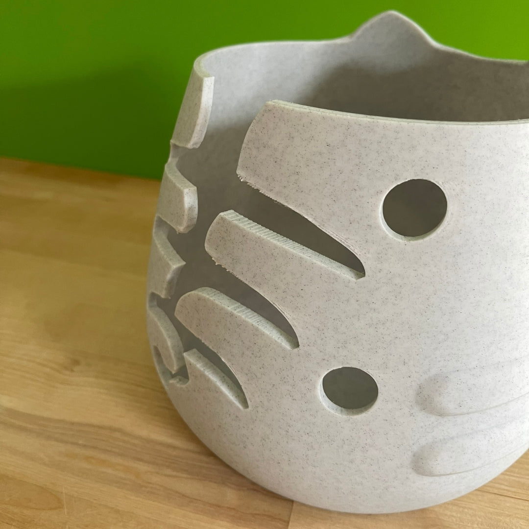 Adorable Cat & Donut Yarn Bowl: Enhance Your Crafting Experience with Charm and Functionality