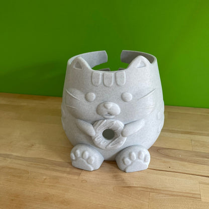 Adorable Cat & Donut Yarn Bowl: Enhance Your Crafting Experience with Charm and Functionality