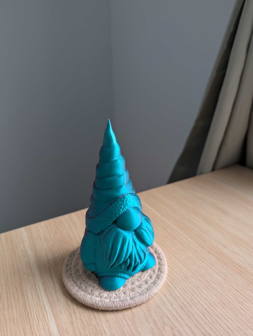 3D-Printed Holiday Gnome – Festive Christmas Decoration, Customizable Colors